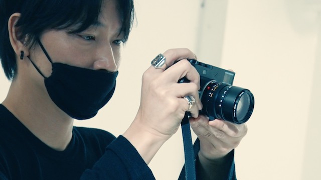 綾野剛に密着した特別番組が11月8日に放送 事務所の後輩 坂口健太郎との対談企画も Real Sound リアルサウンド 映画部
