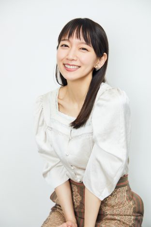 吉岡里帆が語る 自身のキャリアと今後の展望 強い大人像 を出せるようになりたい Real Sound リアルサウンド 映画部