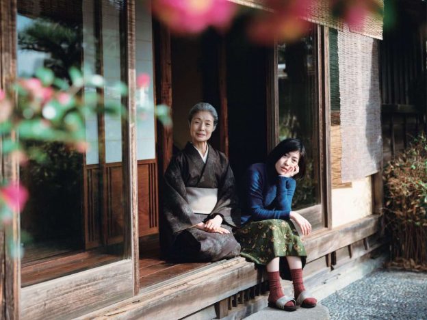 富司純子とシム・ウンギョンの生活映す『椿の庭』予告編公開　公開日は4月9日に決定