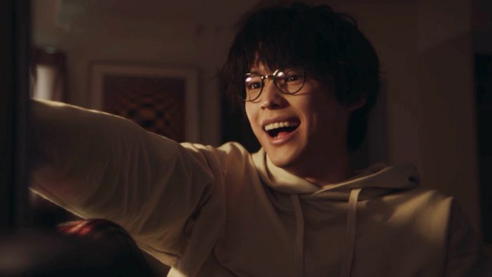松村北斗、『レッドアイズ』での趣里との共演は「気持ちいい」　新場面写真も公開
