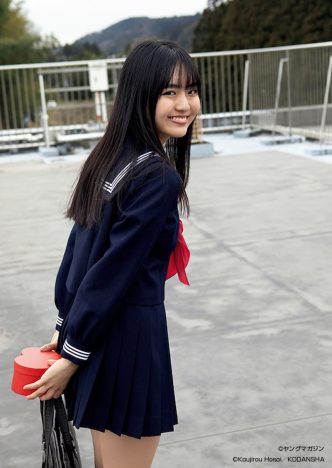 豊田ルナ、最後の現役制服姿を披露　「ヤングマガジン」11号でバレンタインテーマのグラビアの画像1-1