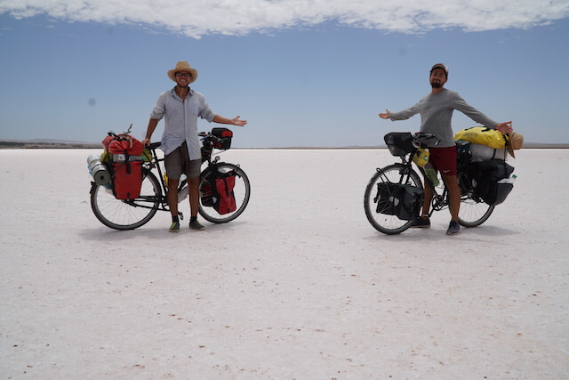 『オーストリアからオーストラリアへ ふたりの自転車大冒険』