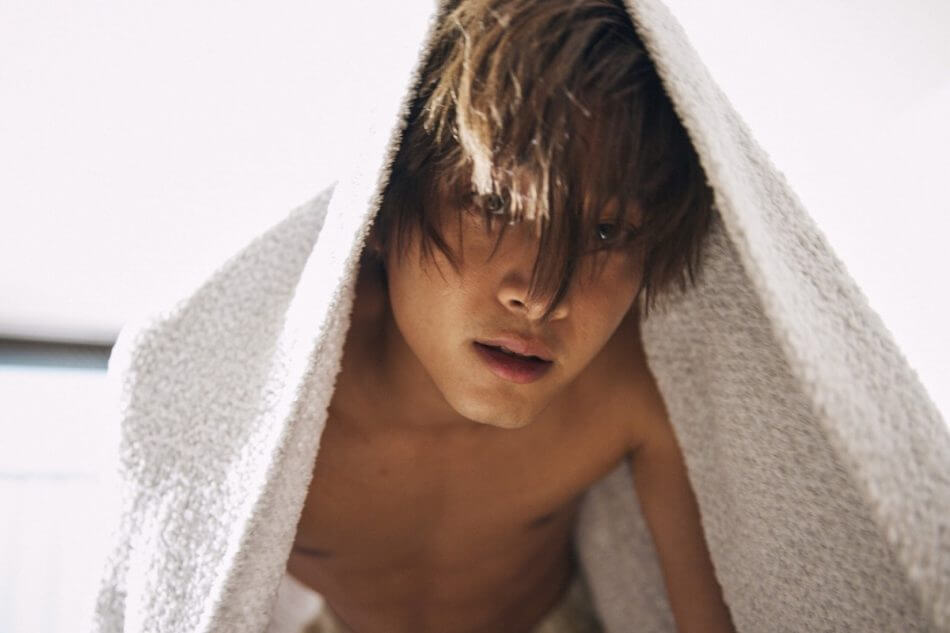 佐藤寛太、自らタイトルを命名したパーソナルブック『NEXT BREAK』発売