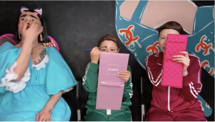 矢口真里＆手島優、ブリちゃんメイクに挑戦の画像