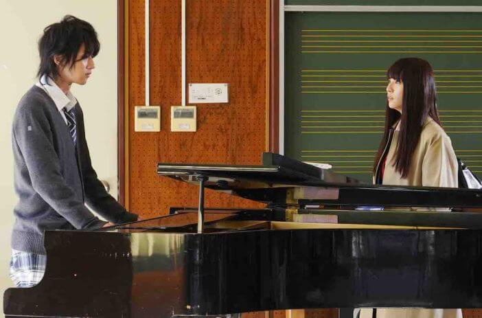 浅川梨奈が歌で新境地　飯島寛騎のピアノ演奏も収めた『悪魔とラブソング』予告編公開