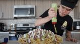 アメリカ人YouTuberが見せる大食い動画の画像