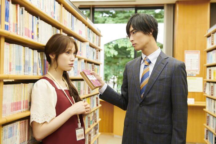 中村ゆりか、『痴情の接吻』で本を愛してやまないヒロインに　橋本良亮との場面写真も公開