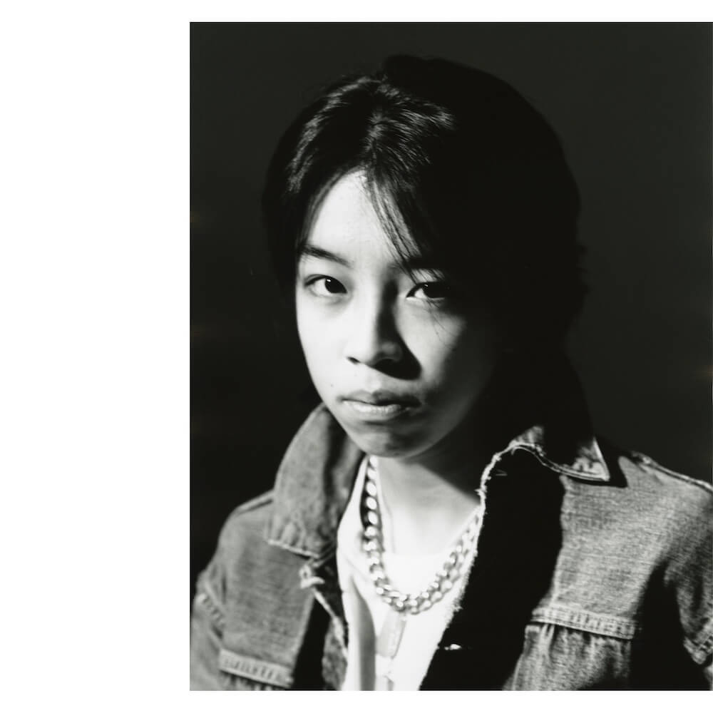 YOSHI、アルバム『I AM CRAZY？』リリース アラーキー撮り下ろしによる
