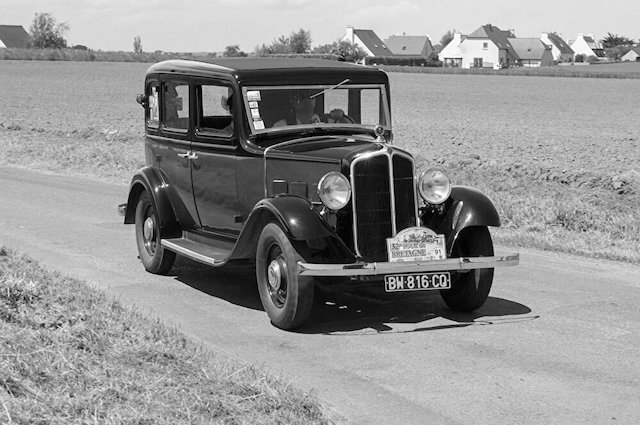 CW2CX9 Renault Mona 4 of 1933 in the Tour de Bretagne near Pordic in the Cotes d’Amor (22) department of France 2012