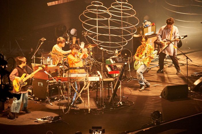 マカロニえんぴつ、全国のファンに会いに行った『マカロックツアーvol.11』完遂　横浜アリーナ公演で叫んだ音楽の“価値”