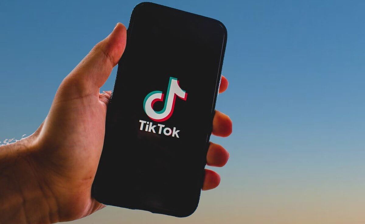 米英でTikTokが人気の理由を考察
