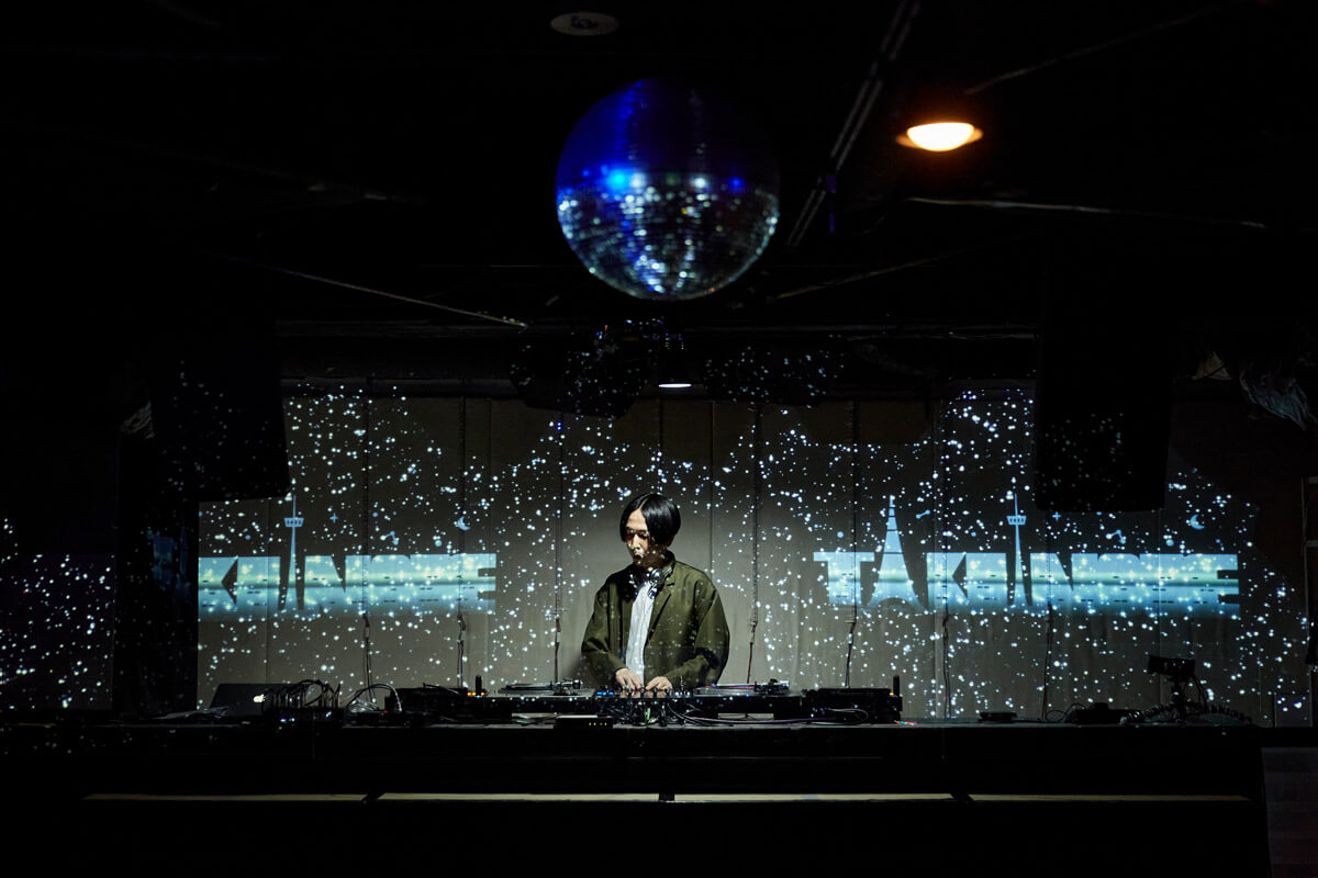TAKU INOUE、メジャーリリース記念DJの熱狂