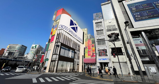 新宿東口の「3D巨大猫」のメイキングカットが公開の画像