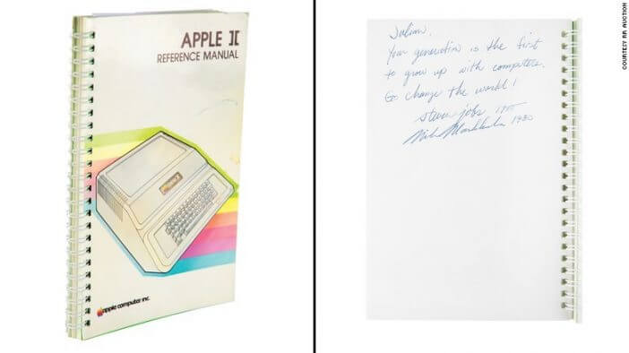 スティーブ・ジョブズ氏のサイン入り「Apple II」のマニュアルが8600万円で落札される