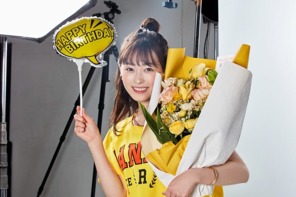 福原遥、23歳の誕生日に“ラッキー！”な笑顔 「スゴく素敵な物語を