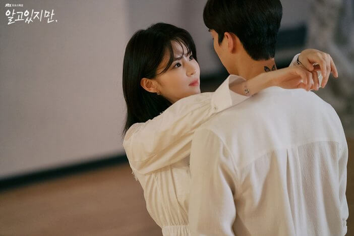 “韓国の恋愛ドラマ”に不可欠なはずの要素がない？　『わかっていても』に感じた可能性