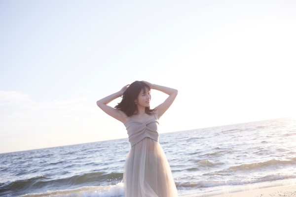 AKB48横山由依が卒業メモリアルブック発売の画像