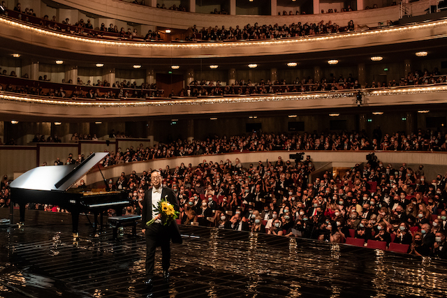 First prize-winners’ concert of the 18th Chopin Competition in Teatr Wielki – Polish National Opera .
On pic: Kyohei Sorita
Photo by: Wojciech Grzedzinski 
Warsaw, Poland, 21st of October 2021の画像