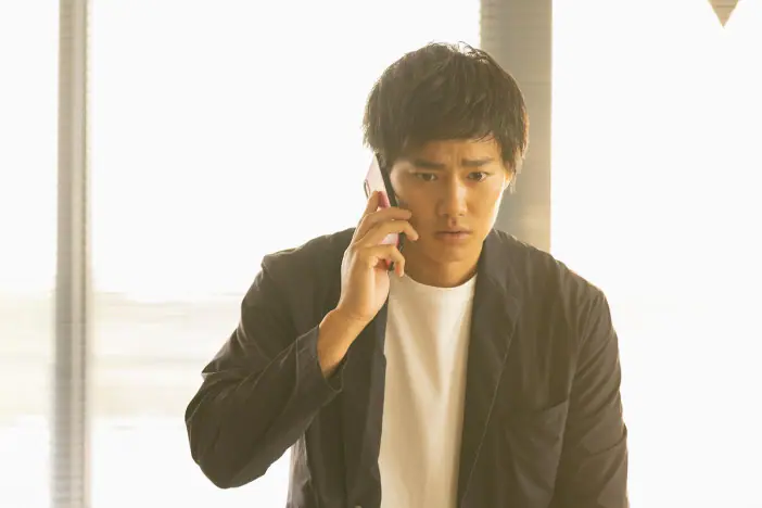 藤井夏恋さんのサイン入りチェキプレゼント！｜Real Sound｜リアル