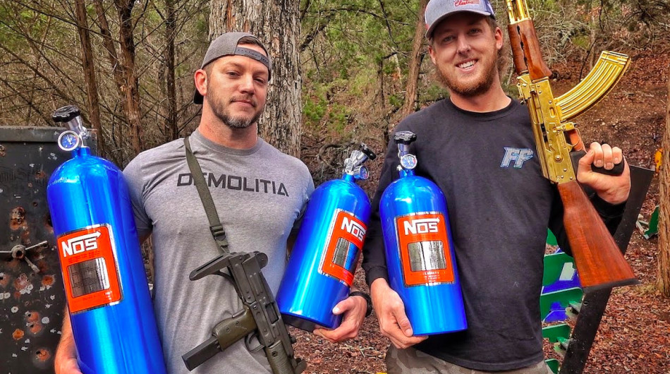 『ワイスピ』おなじみニトロに銃弾を撃ち込む