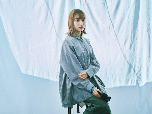 佐藤詩織の創作への想いと愛用品の画像