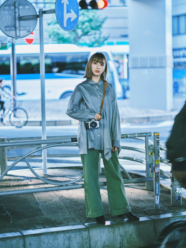 佐藤詩織の創作への想いと愛用品の画像