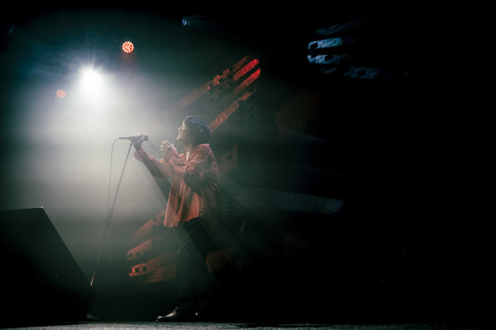 石崎ひゅーい、アコースティックで見せた原曲とは異なる表情　久々の全国ツアーを経てアニバーサリイヤーへ