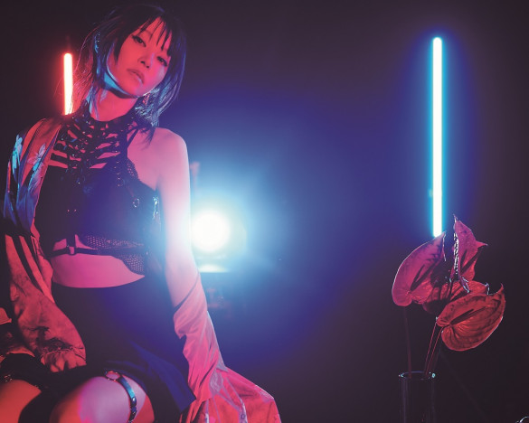 LiSA、ニューシングルより「明け星」MV公開　新ビジュアル＆『鬼滅の刃』炭治郎と煉獄があしらわれたジャケ写も
