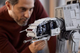 7000ピースの巨大「AT-AT」レゴが発売の画像