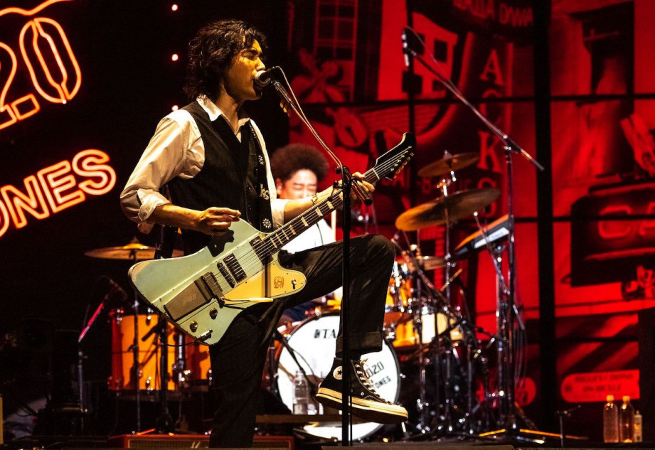 斉藤和義、普遍性と時代性を同時に伝えるステージ 『202020』『55