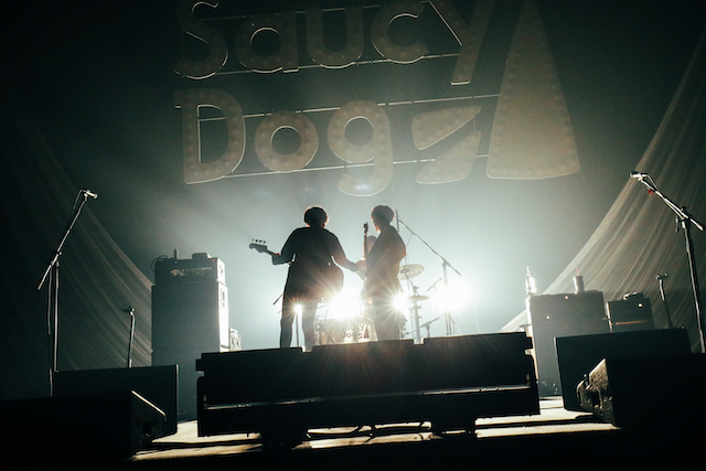 Saucy Dog、一人ひとりに音楽を届ける理由　抜群の歌と演奏で駆け抜けた『はじめてのホールツアー』ファイナルの画像1-1