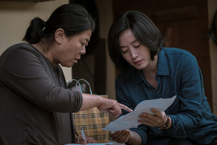 キム・ヘスがノーメイクで刑事役に挑む　韓国映画『ひかり探して』予告編公開