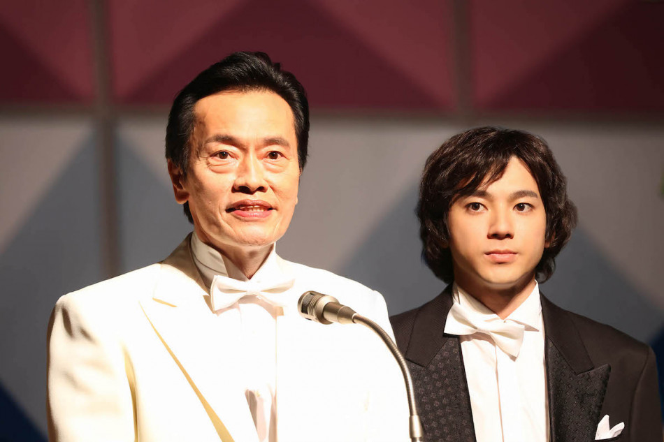 山田裕貴らが体当たりでコントに挑戦 『志村けんとドリフの大爆笑物語