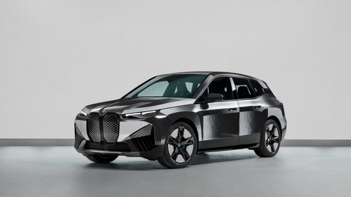 BMWが“色の変わる車”を発表