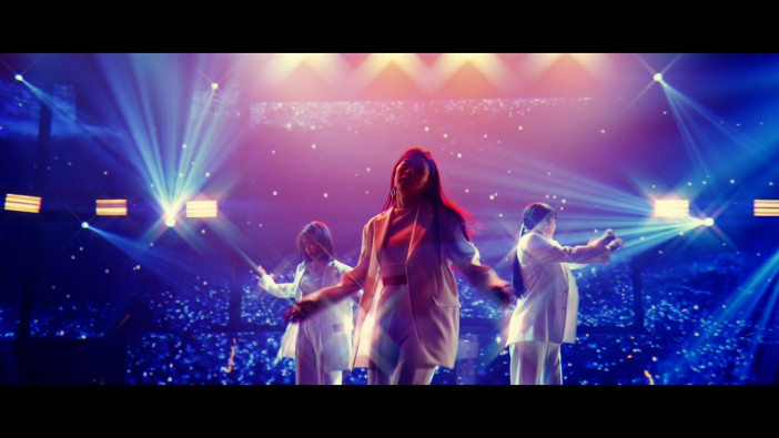 iScream、最新シングル「つつみ込むように...」MV公開　原曲MV出演のEXILE MAKIDAIが23年の時を経て登場