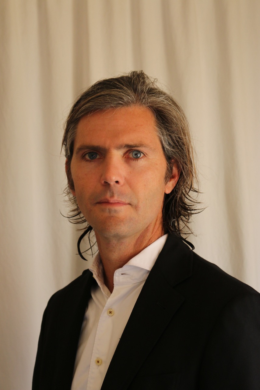 18カ月で一生分の体験をした男を映画化 『シルクロード.com』監督が問うネットの倫理｜Real Sound｜リアルサウンド 映画部