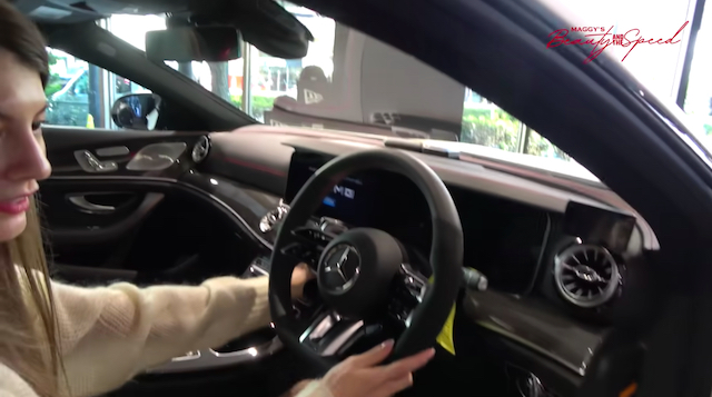 マギー、ベンツを現金1700万円一括購入の画像