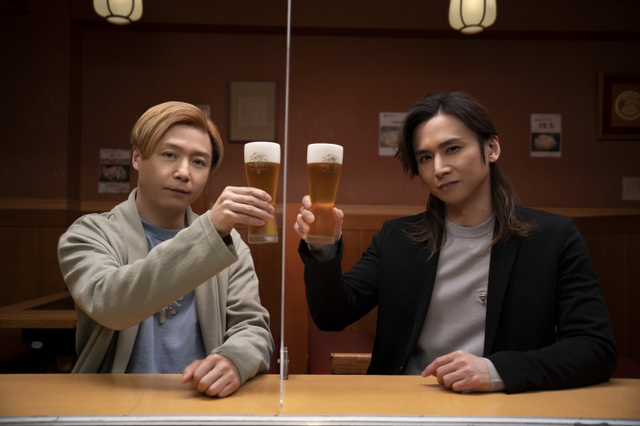 KinKi Kids、『キリン一番搾り生ビール』新CMで“初サシ飲み”　120秒版は一夜限りのオンエア