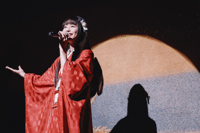 寺嶋由芙、8年間の歴史を詰め込んだ記念ライブ『#末広がりのゆっふぃー』　ゆるキャラとの共演や5回の衣装替え、新曲披露も
