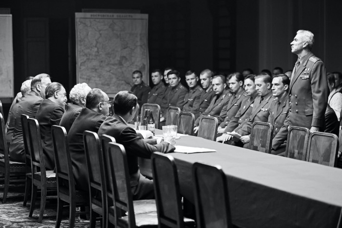 緊迫のソ連政権幹部と軍の面会シーンが　『親愛なる同志たちへ』本編映像公開