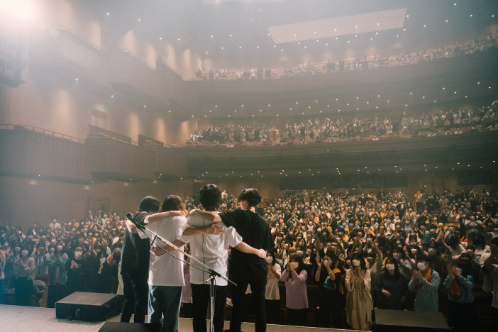 KANA-BOON、困難乗り越え“4人”で始める新しい物語　希望に満ちたホールワンマン東京公演