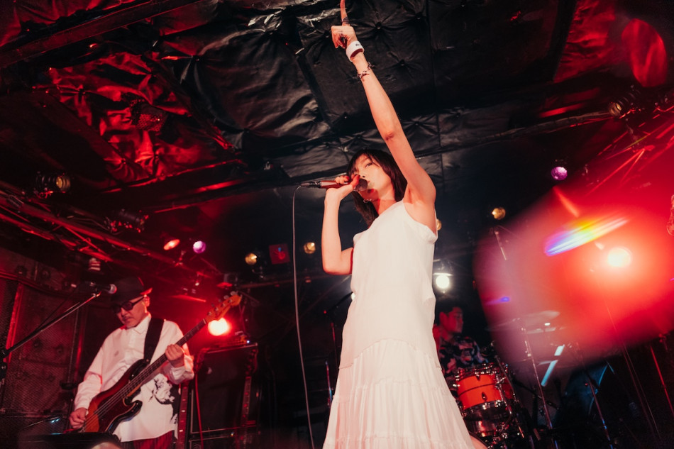 三上ちさこ、20年の歩みを肯定していく圧倒的な歌声 fra-foaの楽曲に