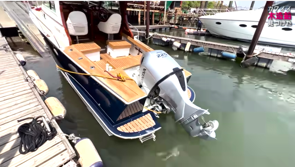 ヒロミ、お気に入りの木造船を紹介の画像