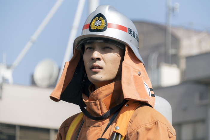 上杉柊平「ぜんぶ楽しかった」　消防士役務めた『モエカレはオレンジ色』新場面写真公開