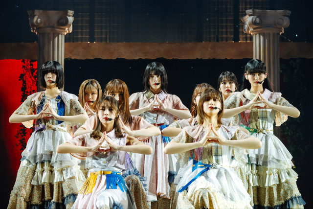 櫻坂46、渡邉理佐卒業コンサートはグループのターニングポイントに　ライブの“見せ方”から感じた変化の画像1-3