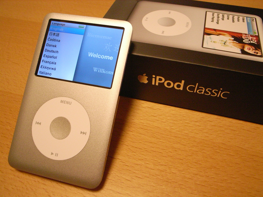初期iPod - ポータブルプレーヤー