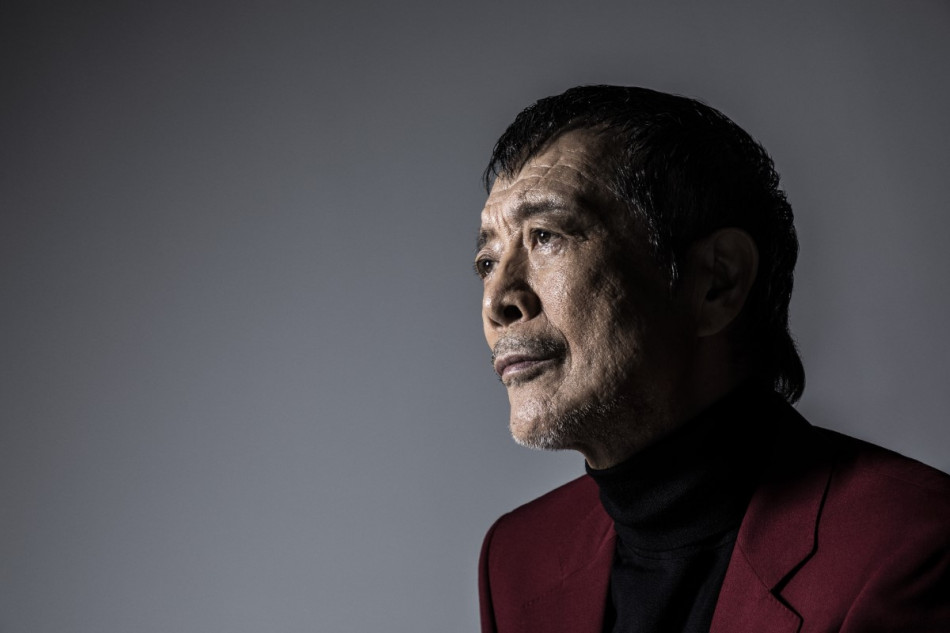 矢沢永吉、『サントリー セサミンEX』新CMでスマートにスーツを