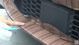 BMWをウッド調にカーラッピングの画像