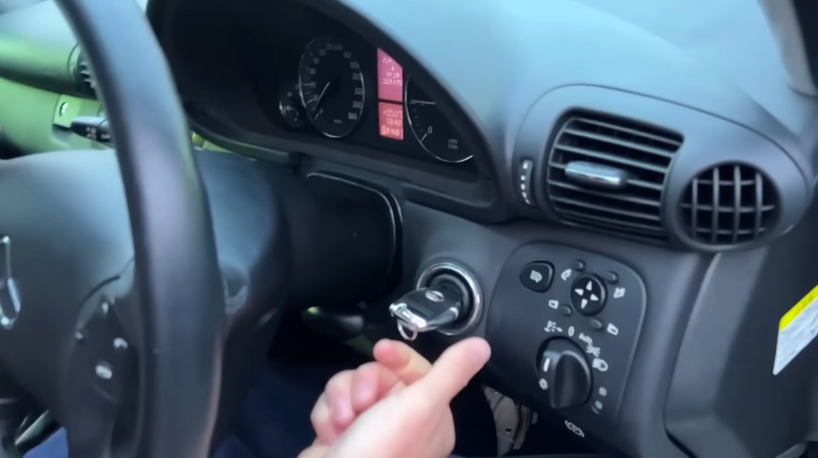 藤森慎吾、スタッフにベンツをプレゼントの画像