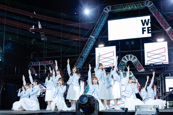 日向坂46、『W-KEYAKI FES.』で示した櫻坂46愛と欅坂46への敬意　想像を超えるエモーショナルな公演に